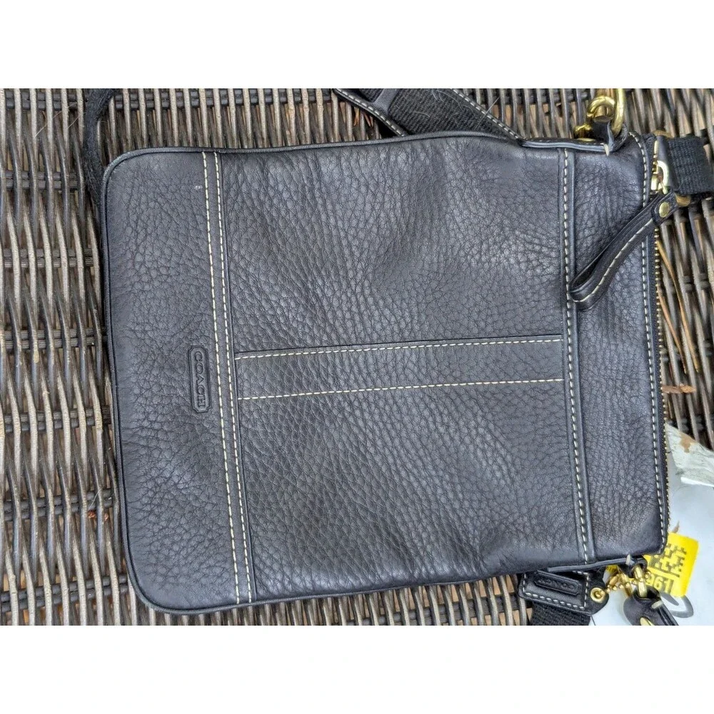 Y2K Coach 10285 Black Pebbled Leather Crossbody Swing Pack Shoulder Bag Purse